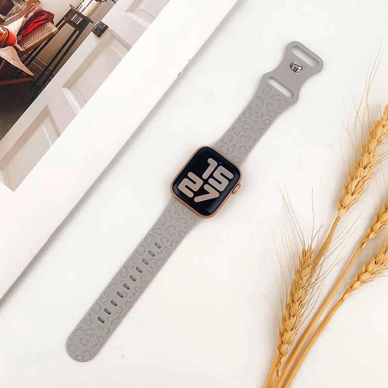 Apple Watch Series 49mm - 45mm - 44mm - 42mm Universal Flexible Leopard Pattern Watch Strap - Tan