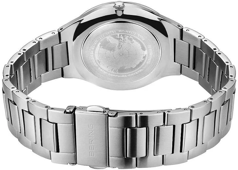 Bering Titanium 15240-777 Herrenuhr • Kratzfestes Saphirglas • Leichtes Titan