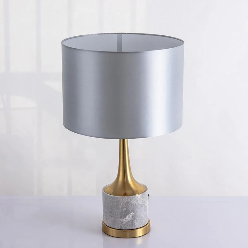 Moderne anspruchsvolle Tischlampe