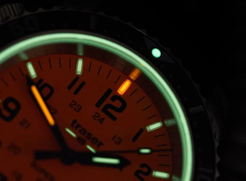 Traser P67 SuperSub 109380 Herrenuhr • Trigalight H3-Tritium • Swiss Made