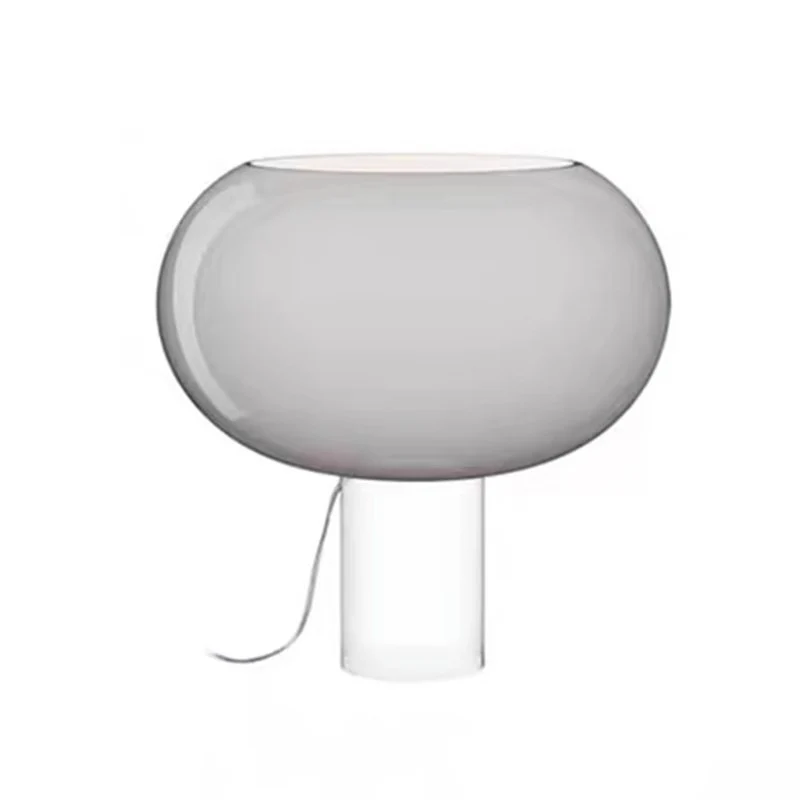Moderne Tischlampe mit elegantem Globusschirm