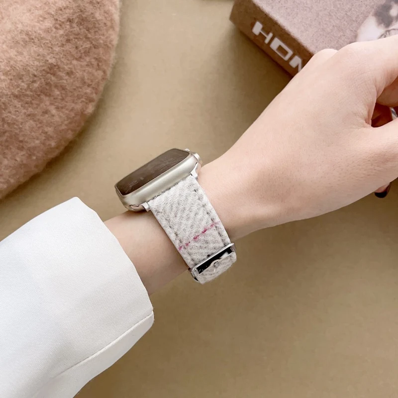 Apple Watch Series 41mm - 40mm - 38mm Universal Winter Furry Nylon Watch Strap