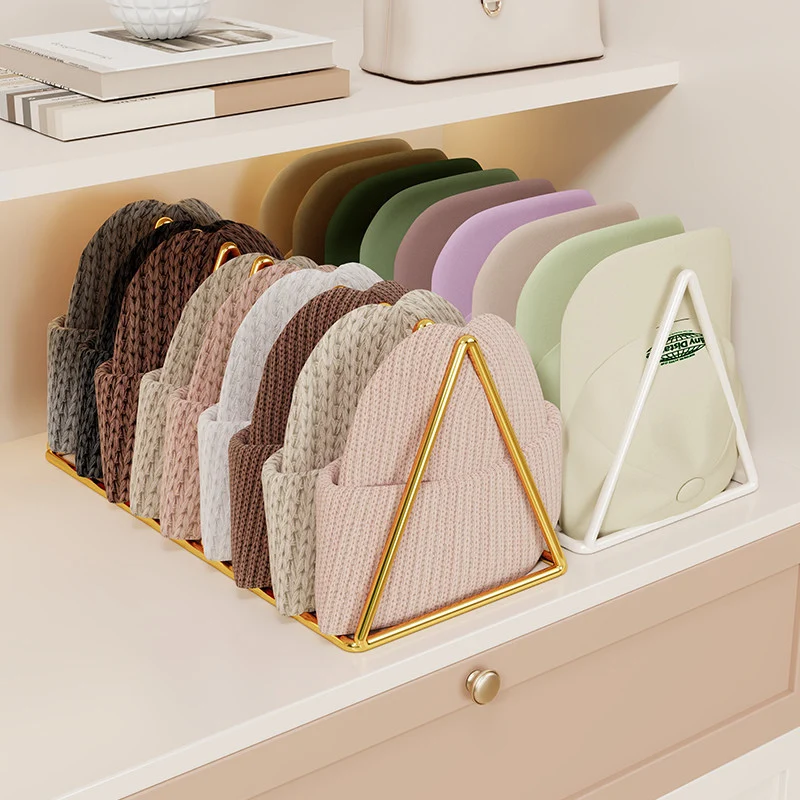 Dreieckiger Metall-Multi-Slot-Strickmütze und Beaniefächer-Rack