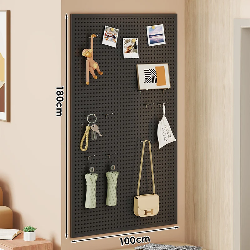 Wandmontiertes Lochplatten-Organisationspaneel mit modularen Haken