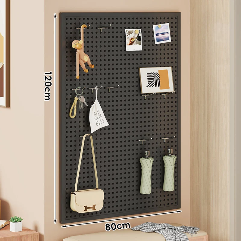 Wandmontiertes Lochplatten-Organisationspaneel mit modularen Haken