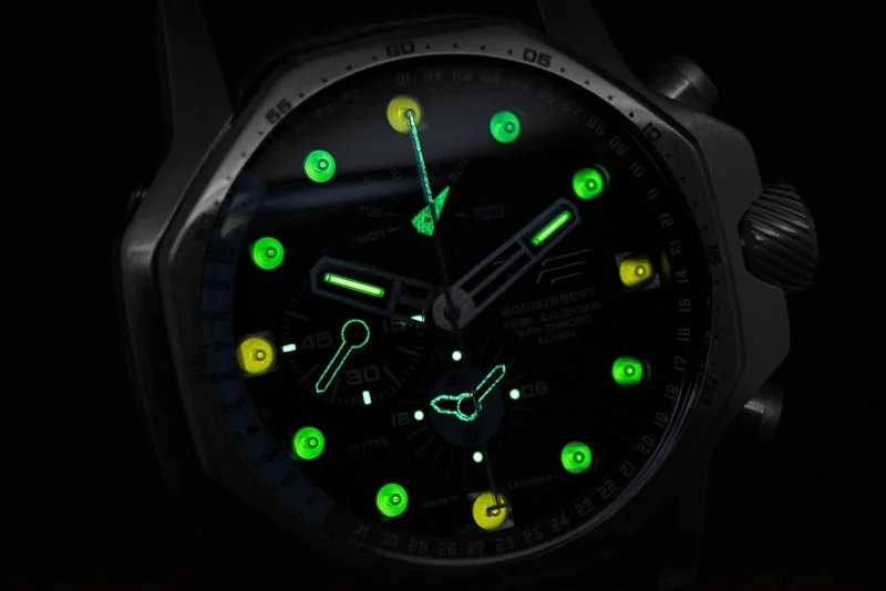 Vostok Europe Atomic Age YM86-640C697 Herren • Tritium • Alarm