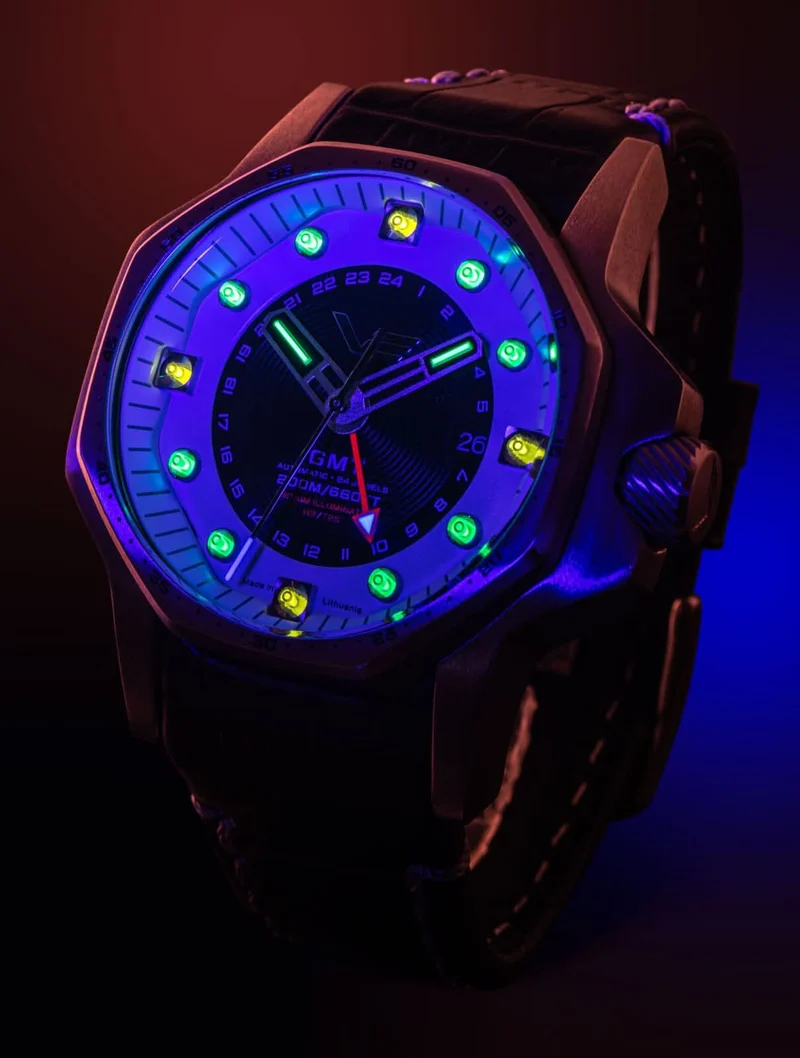 Vostok Europe Atomic Age NH34-640A702 Herrenuhr • Tritium Beleuchtung • K1-Sicherheitsglas
