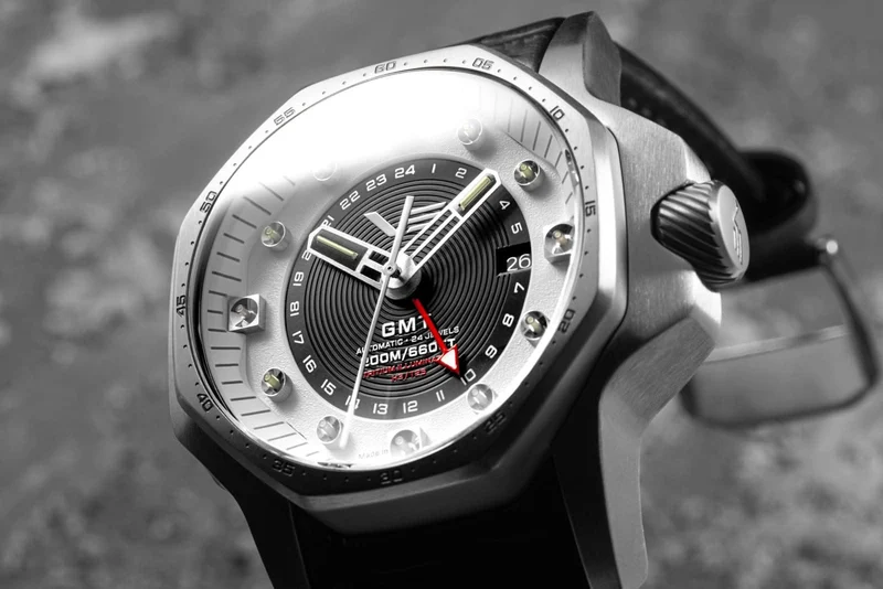 Vostok Europe Atomic Age NH34-640A702 Herrenuhr • Tritium Beleuchtung • K1-Sicherheitsglas