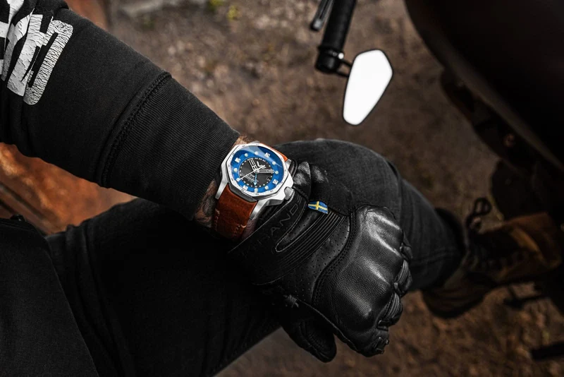 Vostok Europe Atomic Age NH34-640A701 Herren • GMT • GTLS
