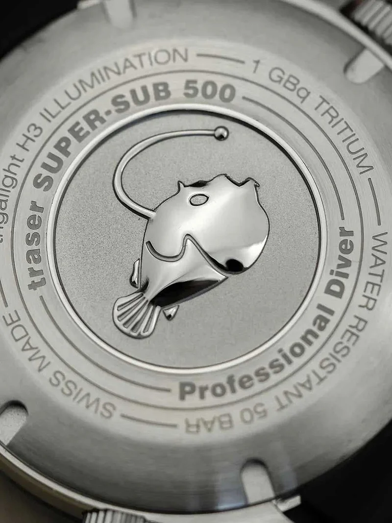 Traser P67 SuperSub 109378 Herrenuhr • Trigalight • 50 ATM Wasserdicht
