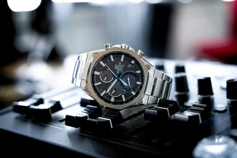 Casio Edifice EQB-1100D-1AER Herrenuhr • Smarte Funktionen • Tough Solar