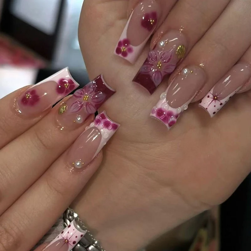 Blumenverzierte Press-On Nagelset