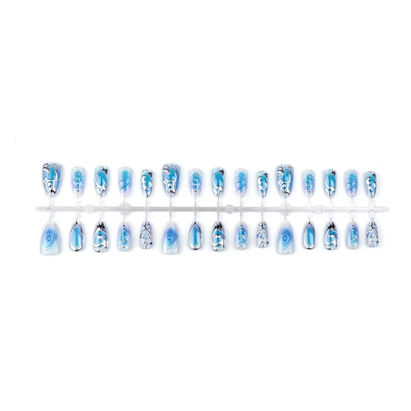 Premium Künstlerische Druck-Nagel-Set mit Silber und Blau Designs