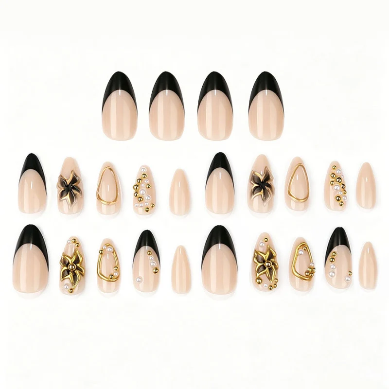 Luxuriöses dekoratives Press-On-Nagelset