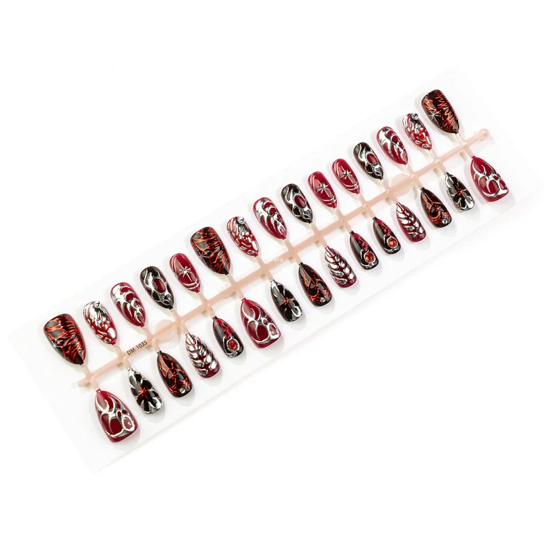 Gothic-inspiriertes dekoratives Press-On-Nagelkunst-Set