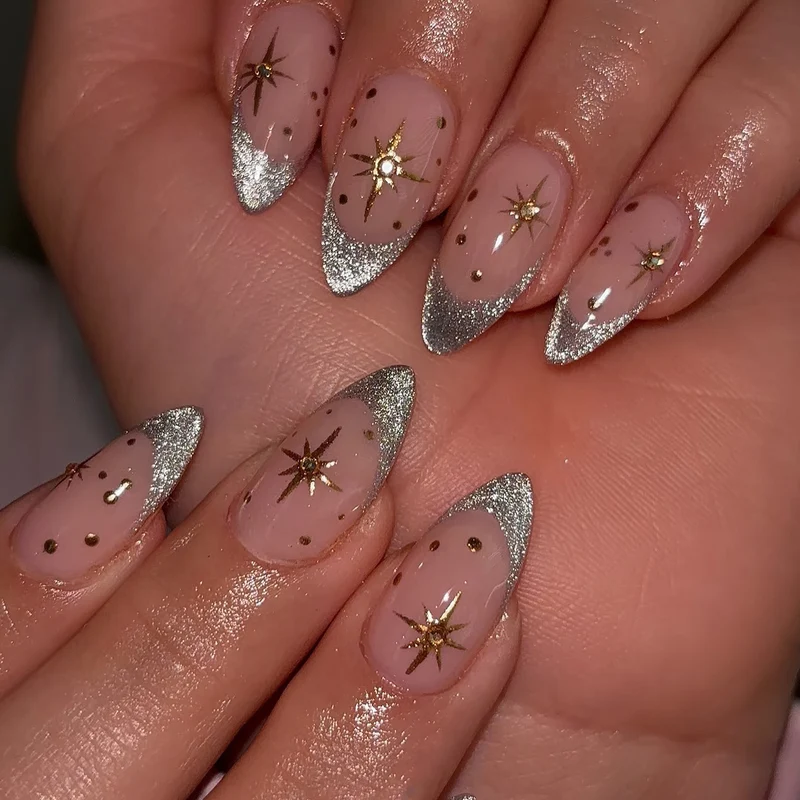 Elegante Stern-verzierte Press-On Nagelkunst