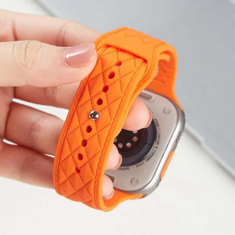 Apple Watch Series 9 41mm textured silicone strap