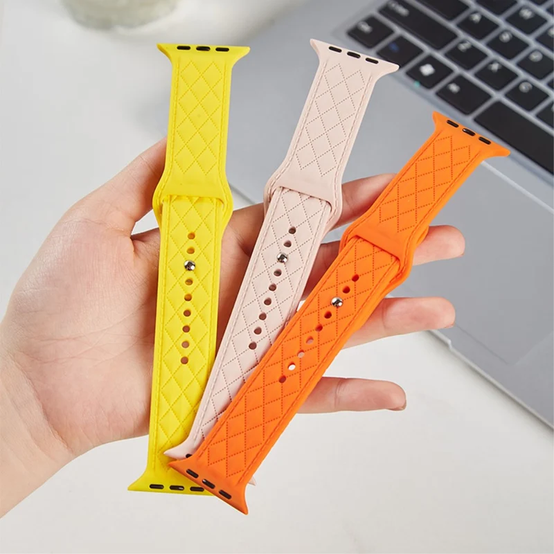 Apple Watch Series 9 41mm textured silicone strap