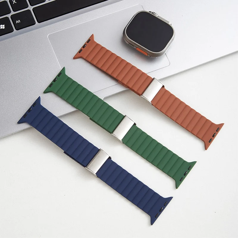 Apple Watch Series 9 41mm silicone strap