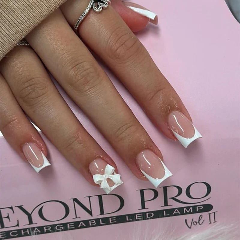 Elegantes Französisches Tipp Druck-On Nagelkunst Set