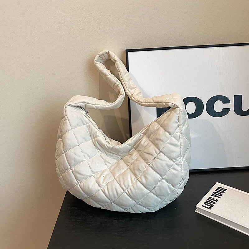 Gepolsterte Hobo-Schultertasche
