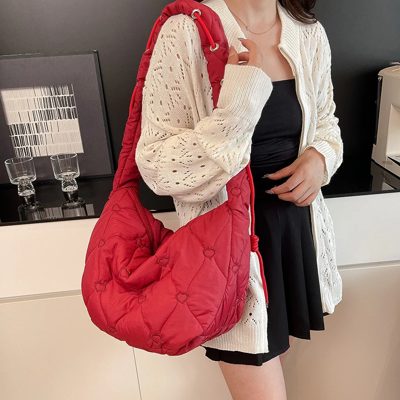 Gep quiltete Herzmuster Handtasche