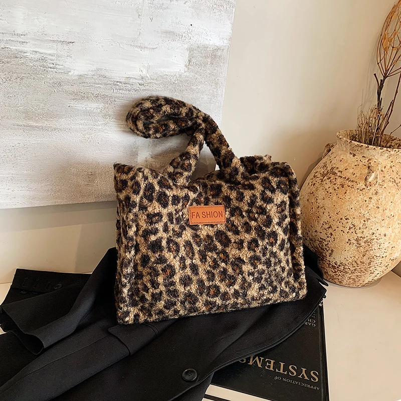 Stilvolle Tierdruck-Handtasche