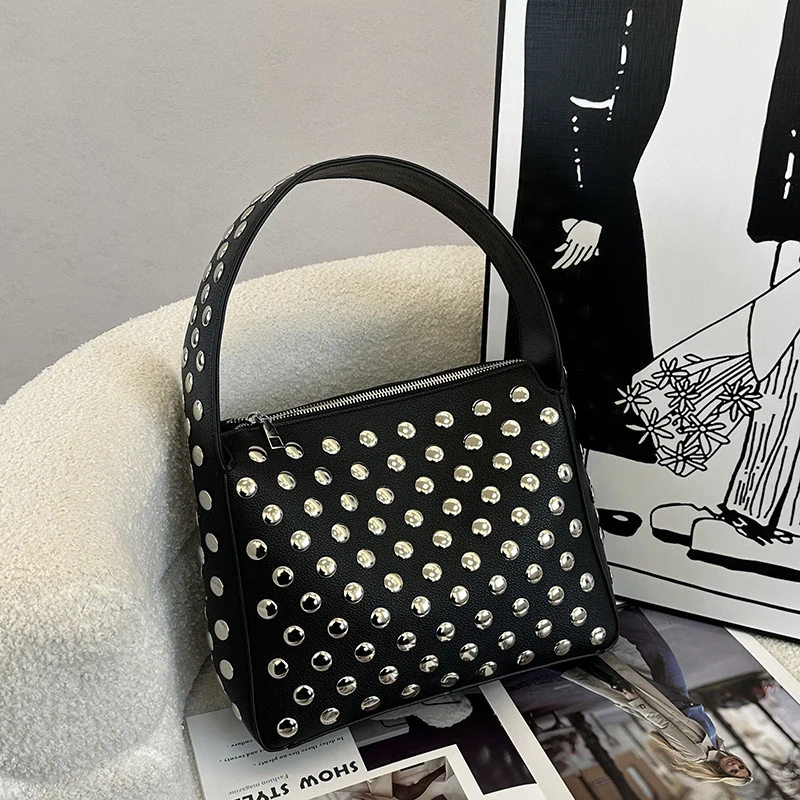 Nieten Kunstleder Handtasche