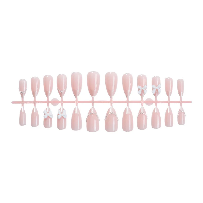 Elegantes Dekoratives Press-On Nagelset