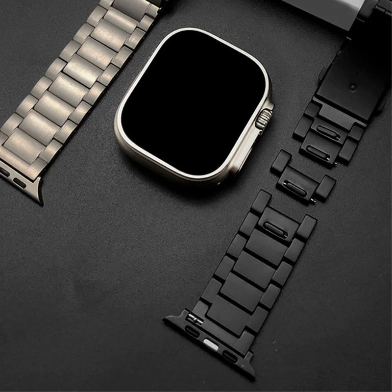 Apple Watch Series 8 (41mm) titanium alloy strap