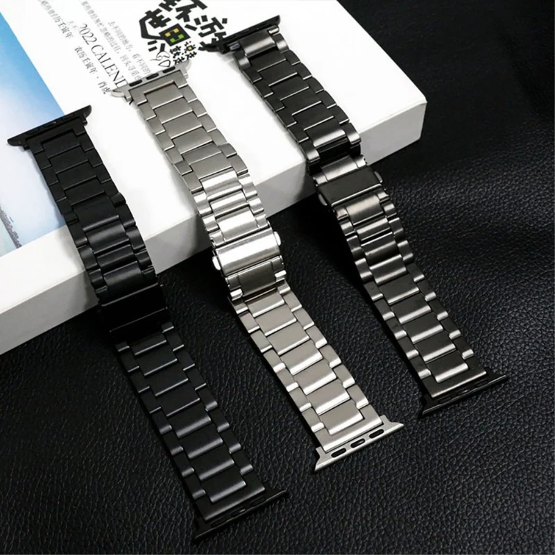 Apple Watch Series 8 (41mm) titanium alloy strap