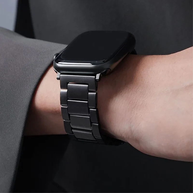 Apple Watch Series 8 (45mm) / Watch Ultra titanium alloy strap