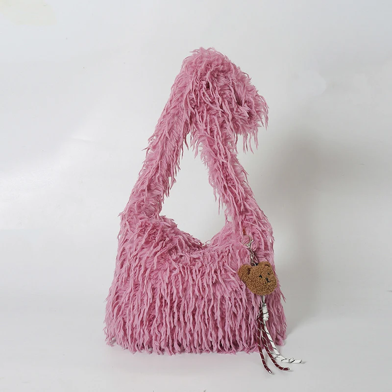 Fluffige Fransenschultertasche