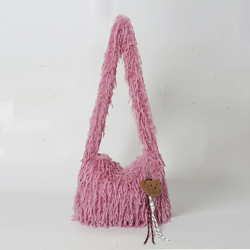 Fluffige Fransenschultertasche