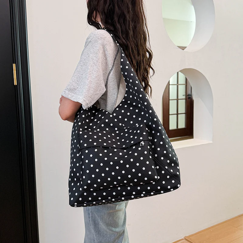 Polka Dot Hobo Tasche