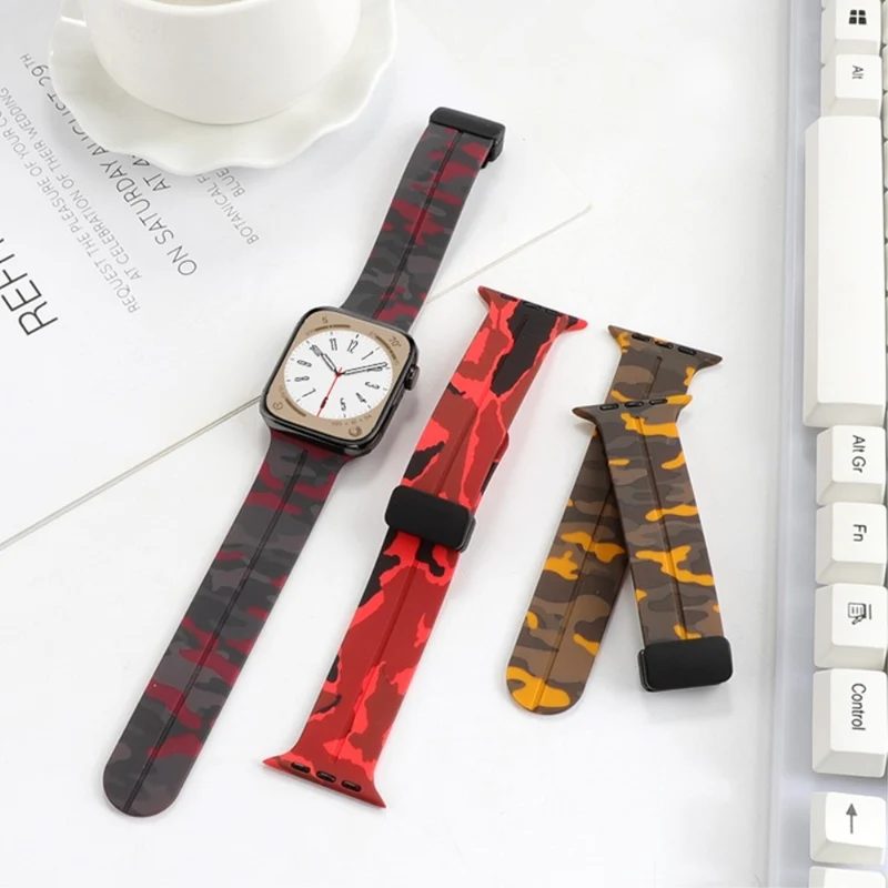 Apple Watch Series 8 (41mm) stealthly camo style silicone strap - Army Green