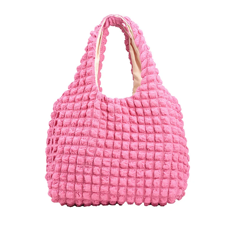 Gemütliche strukturierte Schultertasche