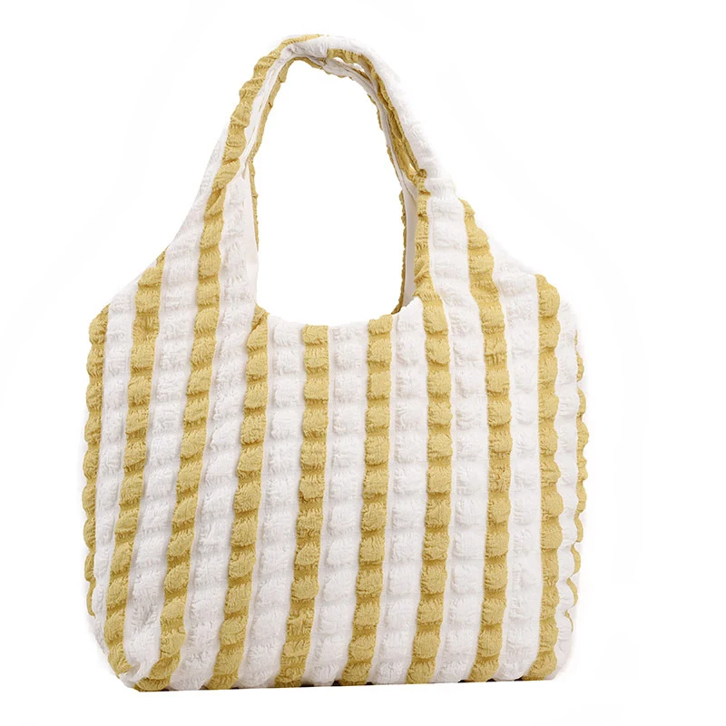 Gemütliche strukturierte Schultertasche