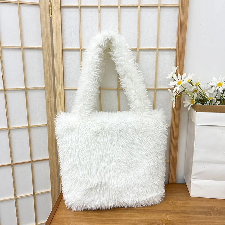 Gemütliche Fake Fur Tragetasche