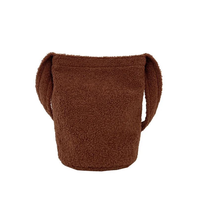 Gemütliche Kunstfell-Eimer-Tasche
