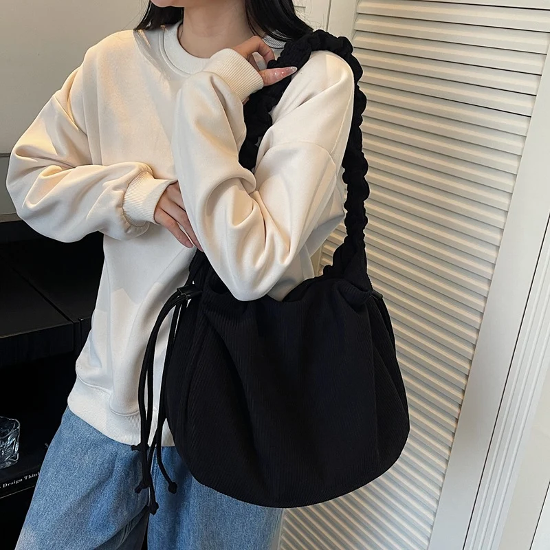 Texturierte Schlapp-Handtasche