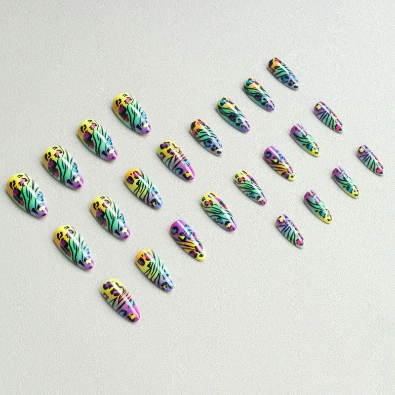 Wildtier Druck Nagelkunst