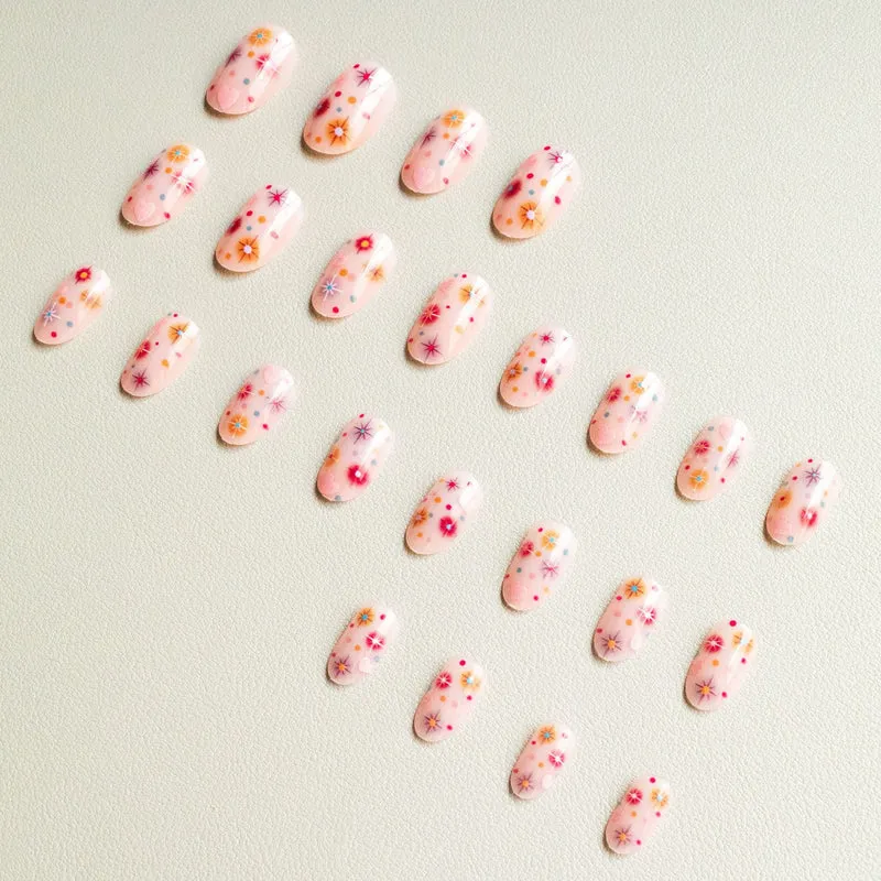 Verspielt Herz und Stern Nail Art