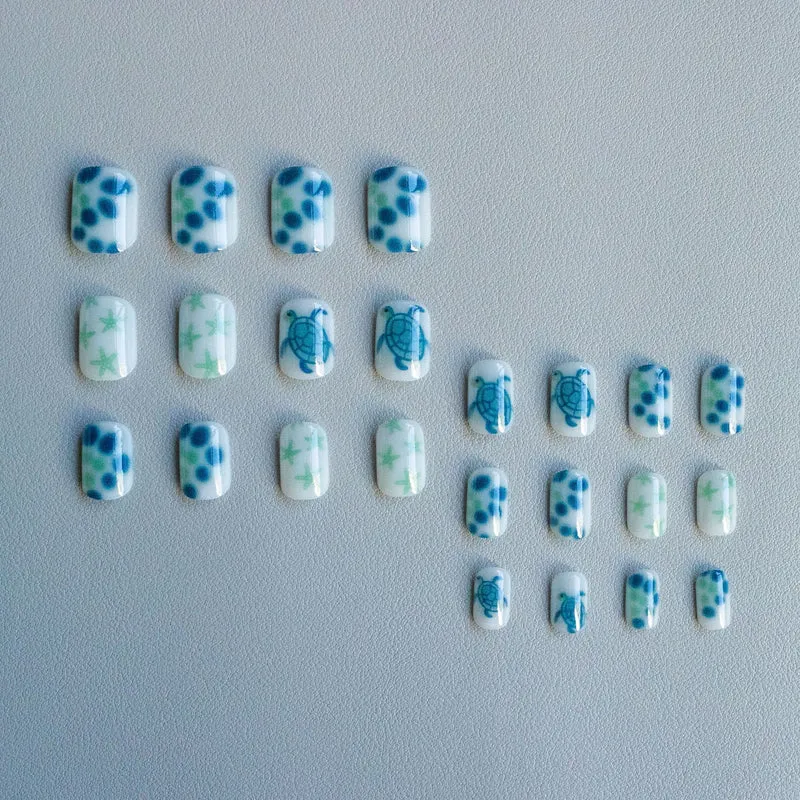 Thematisches vom Ozean inspiriertes Nagelkunst-Set