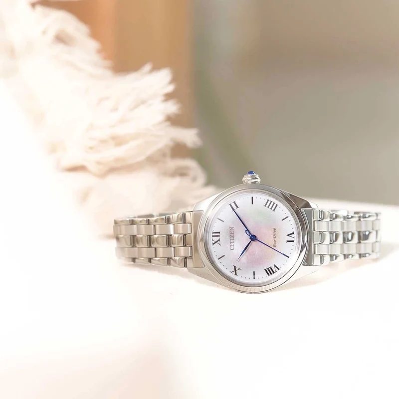 Citizen L Classic EM1140-80D Damenuhr • Eco-Drive Antrieb • Edles Perlmutt-Zifferblatt