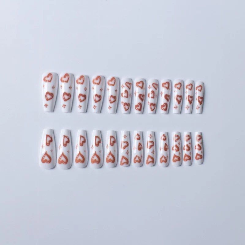 Romantisches Herzmuster-Nagelkunst-Set