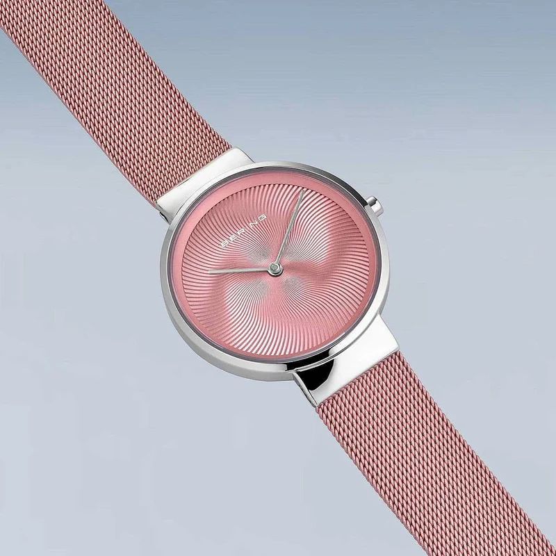 Bering Classic 19031-989-GWP Damenuhr • Saphirglas • Milanaise
