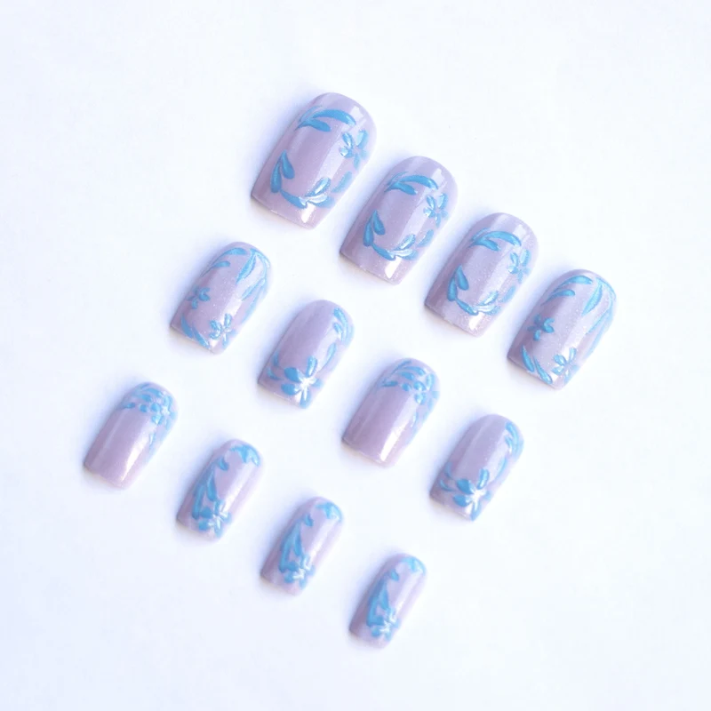 Florales Design Nagelkunst
