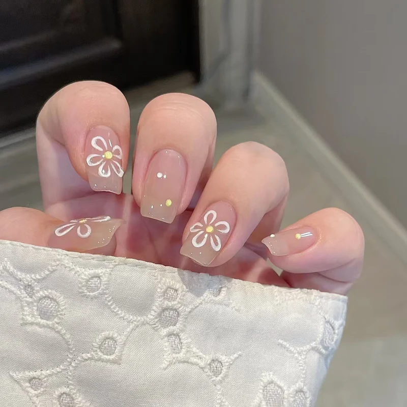 Elegante Blumen Nagelkunst