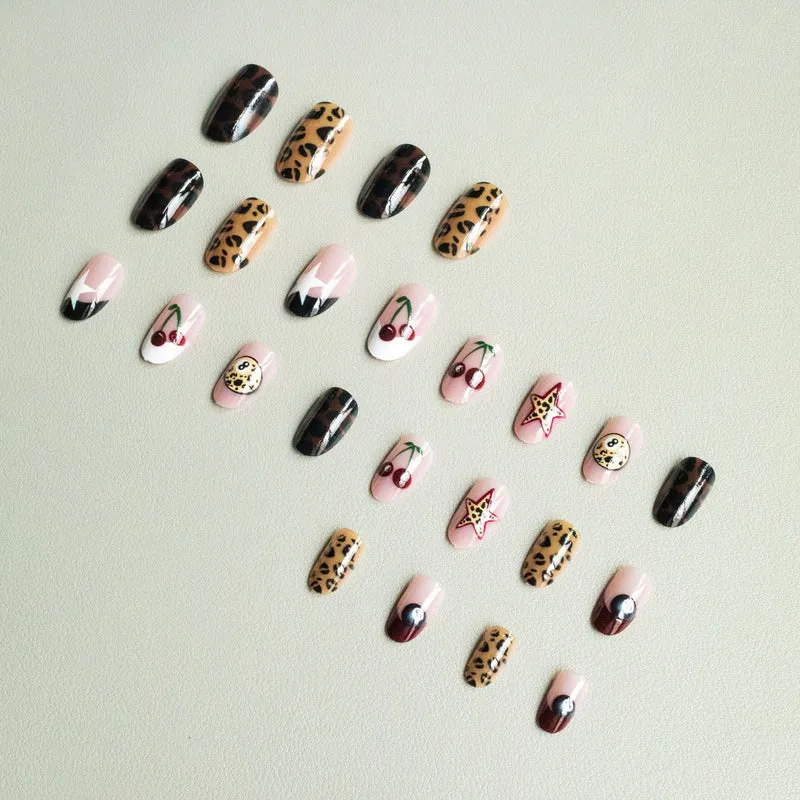 Künstlerisches Themen-Nagelkunst-Design-Kit